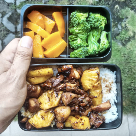 21。Invented-this-grilled-soya-sweet-sour-pineapple-chicken-whatever,-broccoli-and-mango